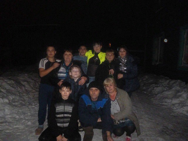 Все 12 детей у Нины Анатольевны – свои, родные.
Все 12 детей у Нины Анатольевны – свои, родные.