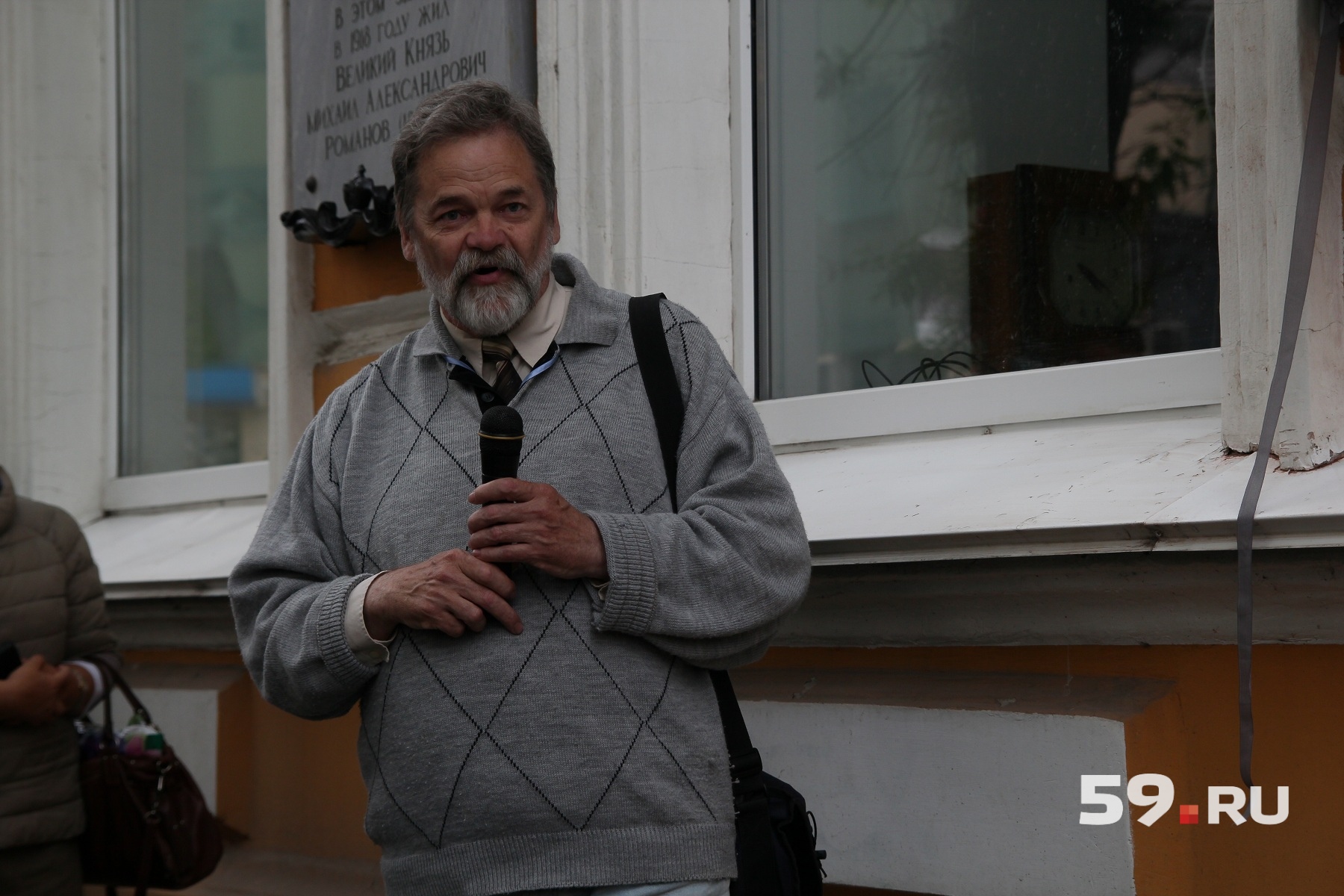 Потомок Жонсона удивительно похож на своего прославленного родственника Потомок Жонсона удивительно похож на своего прославленного родственника