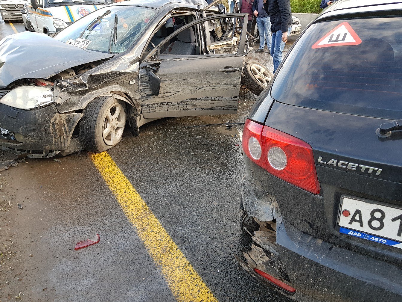 Машины серьезно пострадали Машины серьезно пострадали