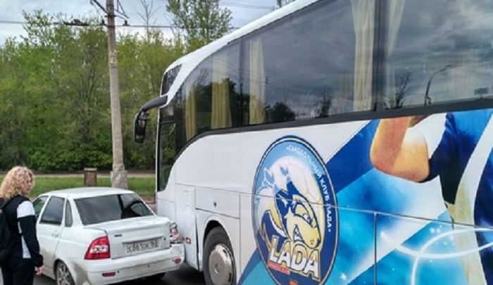 Автобус ГК «Ростов-Дон» попал в ДТП по дороге в аэропорт