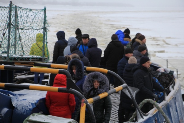 Перевозка людей на острова ледовыми буксирами сегодня обходится городу в 100 млн рублей в год Перевозка людей на острова ледовыми буксирами сегодня обходится городу в 100 млн рублей в год
