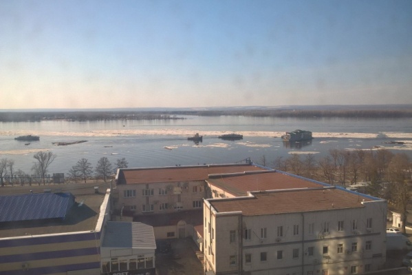 Дебаркадер видели на Красноармейском спуске Дебаркадер видели на Красноармейском спуске