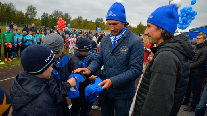 Футбольный фестиваль в Северодвинске посетили Алексей Смертин и Дмитрий Сенников