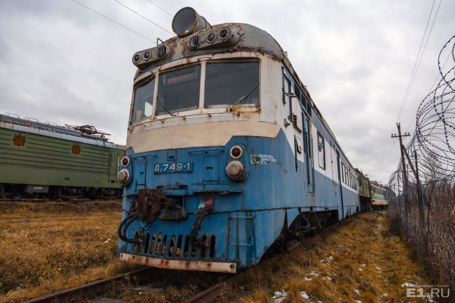 Дизель-поезд Д1, который с 1964 по 1988 год выпускался на венгерском заводе МАVAG. Дизель-поезд Д1, который с 1964 по 1988 год выпускался на венгерском заводе МАVAG.