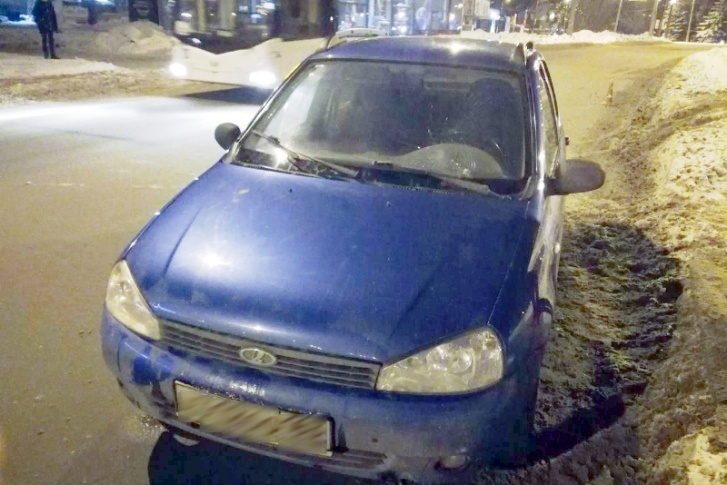 Автомобилист не успел затормозить перед «зеброй» Автомобилист не успел затормозить перед «зеброй»
