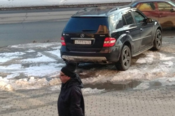 Снимки, запечатлевшие нарушения ПДД, в редакцию 72.ru присылают читатели Снимки, запечатлевшие нарушения ПДД, в редакцию 72.ru присылают читатели