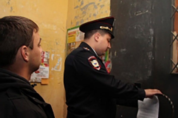 Пьяный молодой человек пришел в пивной магазин с ножом вместо денег Пьяный молодой человек пришел в пивной магазин с ножом вместо денег