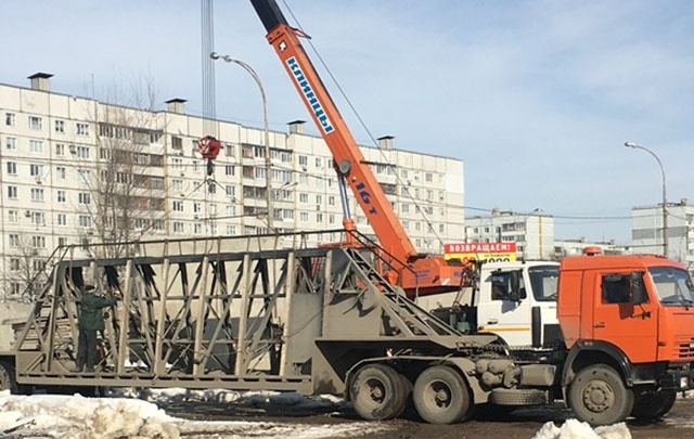 В Тольятти бульдозерами снесли незаконные автостоянки