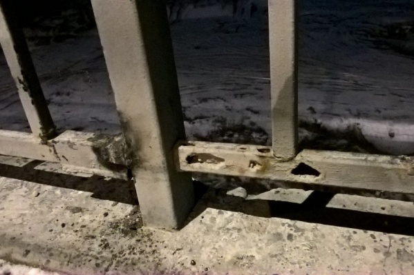 На мосту завершили латочный ремонт На мосту завершили латочный ремонт
