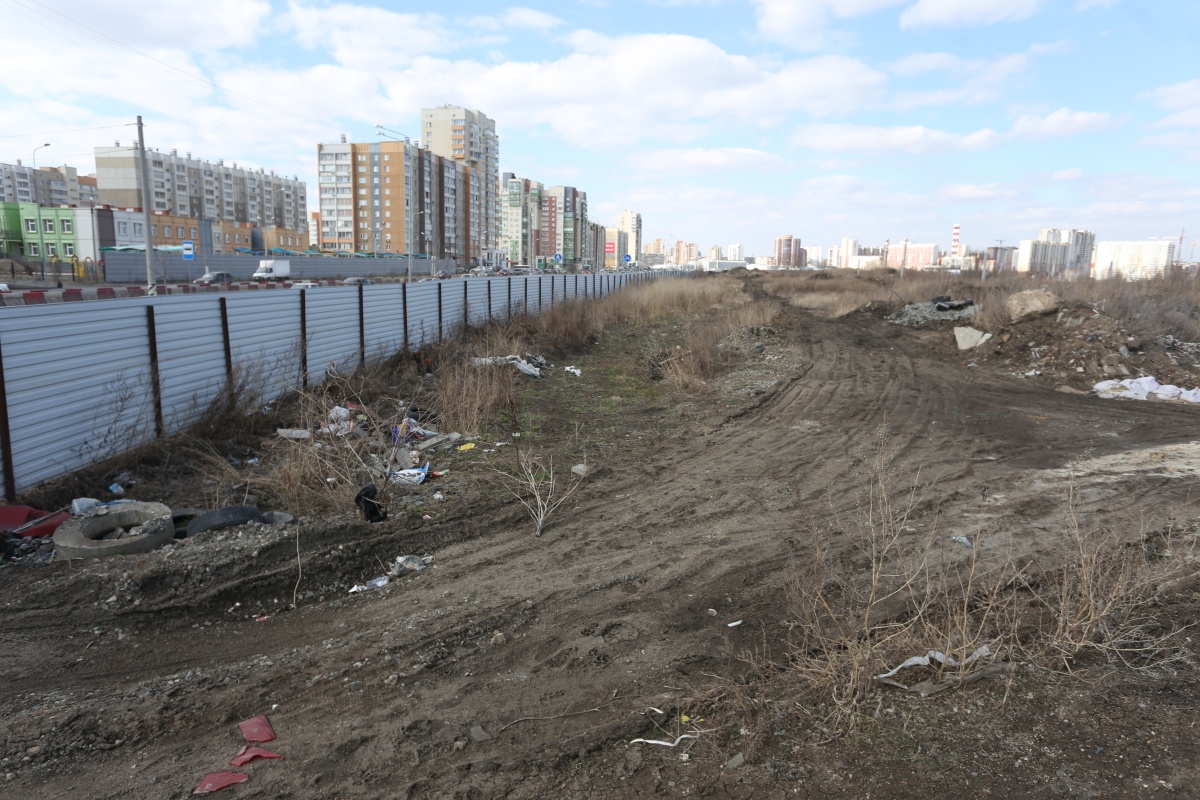 На пустыре пока спокойно На пустыре пока спокойно
