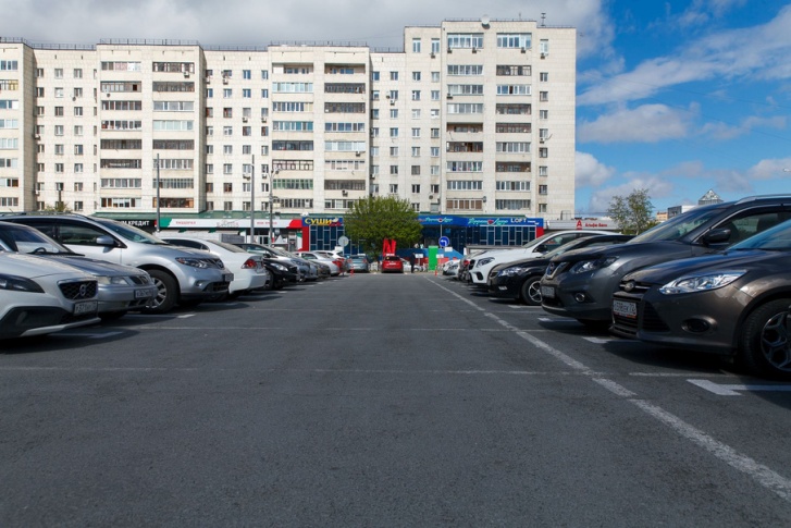 За год платные парковки пополнили городской бюджет почти на шесть миллионов рублей. Они ушли на благоустройство города