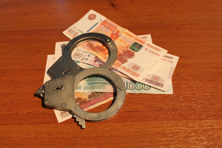 Преступник забрал из квартиры доверчивой женщины 7 тысяч рублей