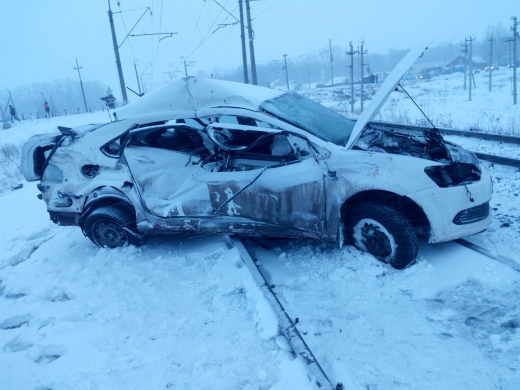 Удар пришёлся на правый бок автомобиля Удар пришёлся на правый бок автомобиля