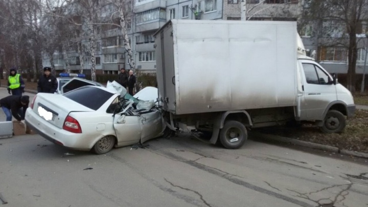 «Снесло половину кузова»: в Тольятти водителя «Приоры» осудили за смертельное ДТП с «Газелью»