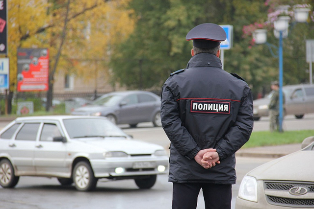 Деньги страж порядка прикарманил, пока расследовал преступление о мошенничестве в отношении старушки Деньги страж порядка прикарманил, пока расследовал преступление о мошенничестве в отношении старушки
