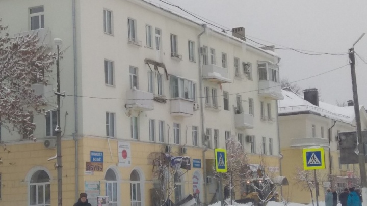 В Чапаевске обрушился балкон четырехэтажного дома