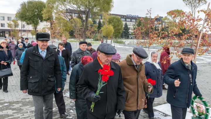 «Низкий поклон за ваш труд»: «Станкомаш» отмечает День героев Танкограда