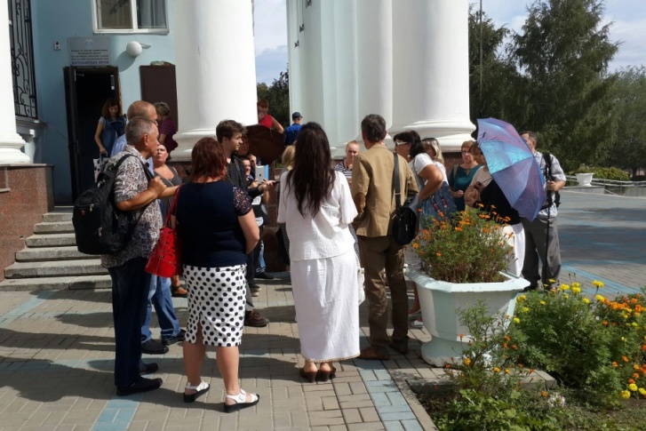 Артистам хоровой капеллы указали на дверь Артистам хоровой капеллы указали на дверь