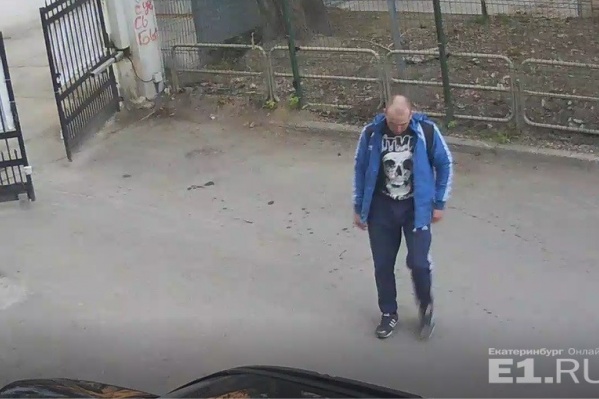 В хулигане жители не признали никого из своих соседей.
В хулигане жители не признали никого из своих соседей.