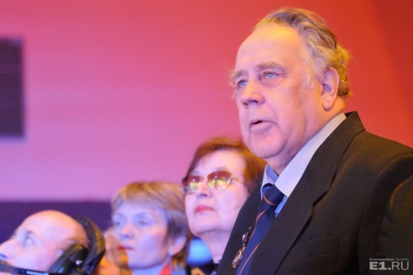 Владислав Крапивин лично определит одного победителя премии. Владислав Крапивин лично определит одного победителя премии.