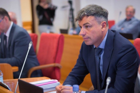 Владимир Денисов снова стал членом «Единой России» Владимир Денисов снова стал членом «Единой России»