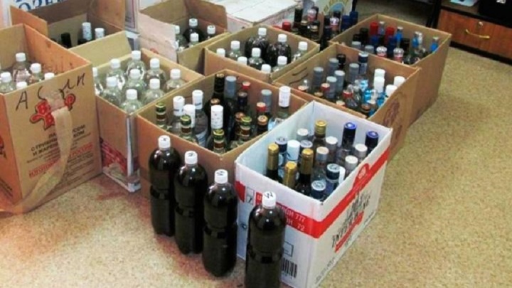 В День защиты детей чиновники и полиция изъяли 101 литр незаконного алкоголя