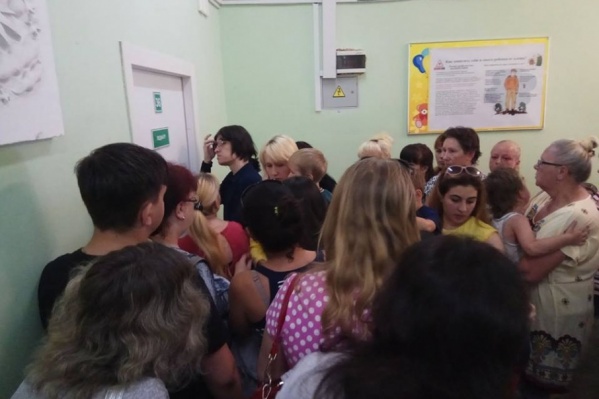 Очередь на манту оказалась слишком большой Очередь на манту оказалась слишком большой