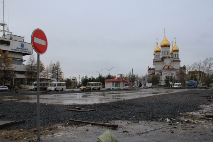 Уже в сентябре «Комтранс» планирует заасфальтировать площадь Уже в сентябре «Комтранс» планирует заасфальтировать площадь