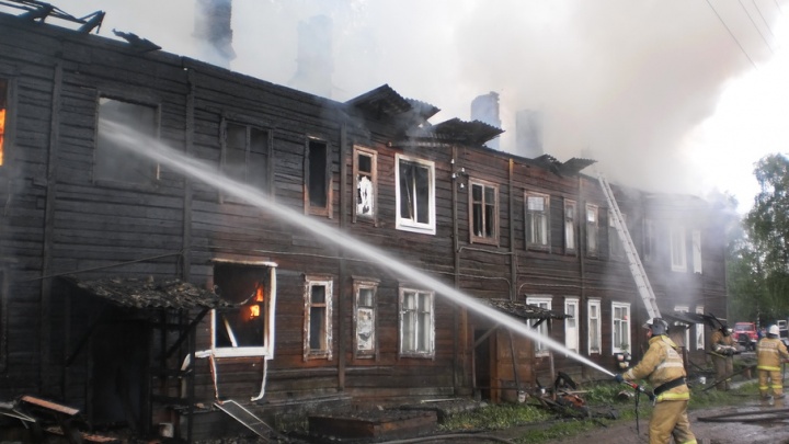 МЧС: дом в красноборской деревне мог сгореть из-за неисправной проводки