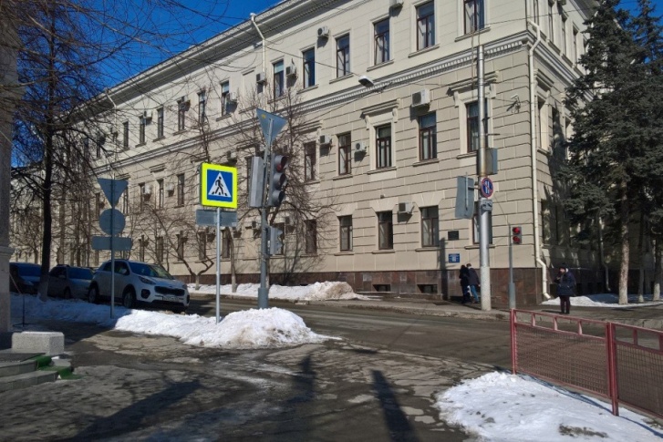 Пока водители могут проехать в обе стороны Пока водители могут проехать в обе стороны