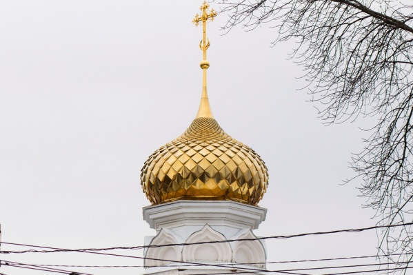 В Ярославле приставы освободили храм от лжесвященника В Ярославле приставы освободили храм от лжесвященника