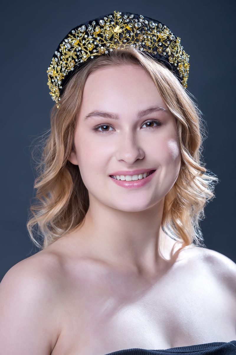 17-летняя Александра Шишкевич: "Учусь в колледже им. И. И. Ползунова. Вокал – одна из главных составляющих моей жизни, поэтому иду всегда только вперёд! И только с песней!"
17-летняя Александра Шишкевич: "Учусь в колледже им. И. И. Ползунова. Вокал – одна из главных составляющих моей жизни, поэтому иду всегда только вперёд! И только с песней!"
