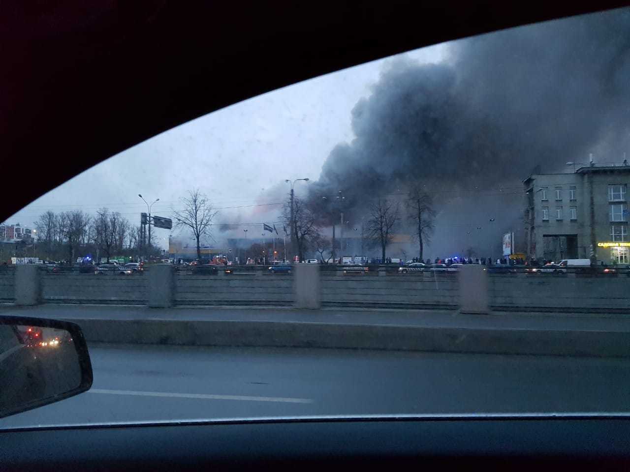 Фонтанка ру происшествия сегодня. Лента сгорела зимой. В Питере горит у моста. Зимняя лента пожар. Что горело сегодня в Санкт-Петербурге на Обводном канале.