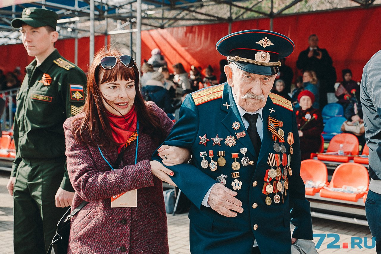В Тюменской области живет около 12 тысяч ветеранов, но непосредственных участников войны среди них немного - чуть более 500 человек В Тюменской области живет около 12 тысяч ветеранов, но непосредственных участников войны среди них немного - чуть более 500 человек