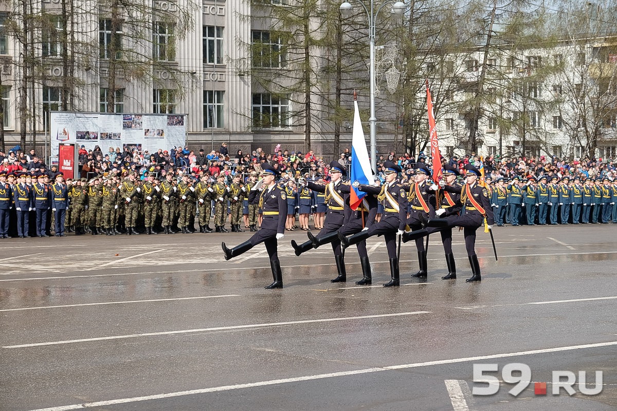 Равнение на Знамя Победы! Равнение на Знамя Победы!