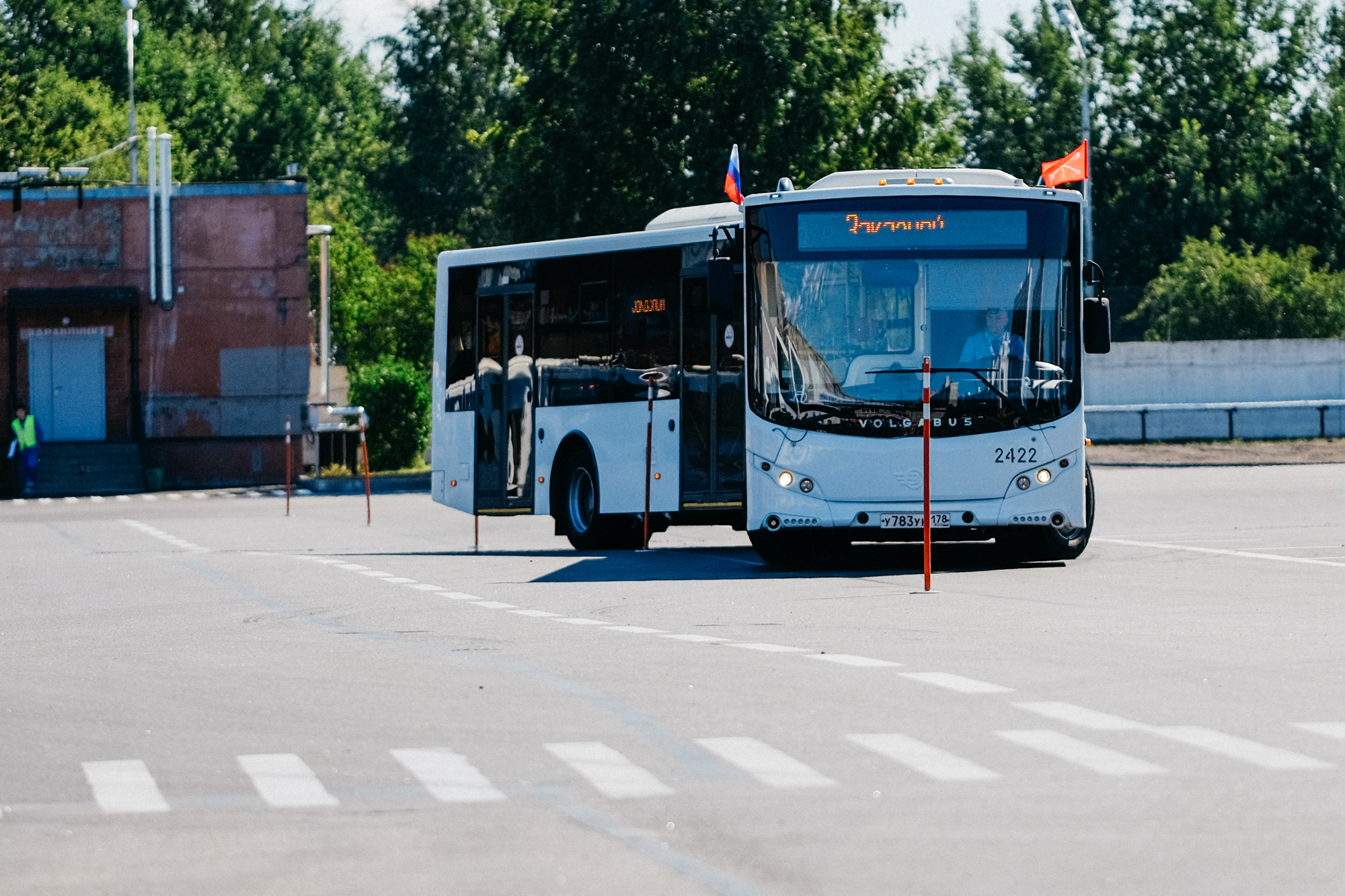 Кто объявляет остановки в автобусах спб