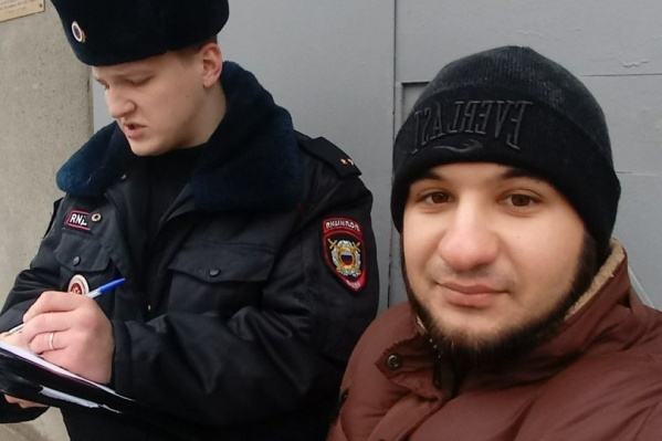 Всё происходящее активист снимал на камеру Всё происходящее активист снимал на камеру