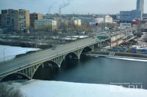 Уже весной 2017 года на мосту изменится движение транспорта.
Уже весной 2017 года на мосту изменится движение транспорта.