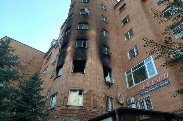 Последствия пожара, в результате которого были эвакуированы 15 человек Последствия пожара, в результате которого были эвакуированы 15 человек