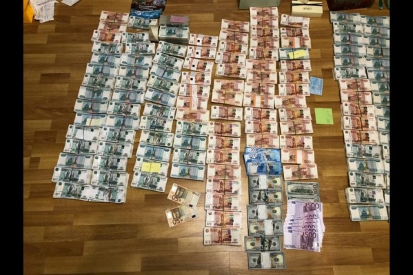 80 миллионов рублей — разной валютой 80 миллионов рублей — разной валютой