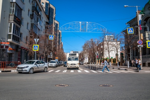В центре перекроют дороги, прилегающие к площади Куйбышева В центре перекроют дороги, прилегающие к площади Куйбышева