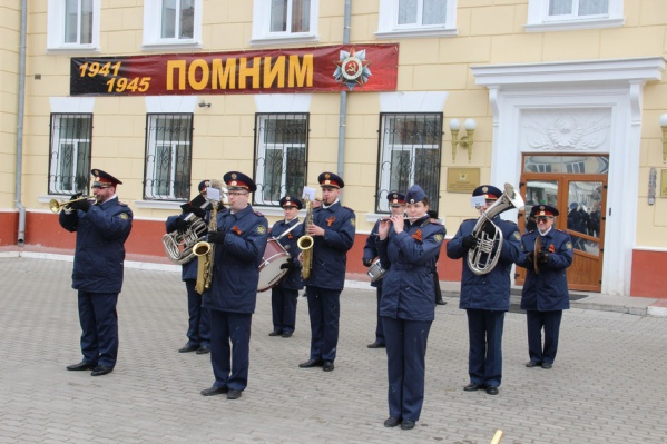 Получасовое выступление под названием «Живая музыка – Победе» музыканты подарили жителям и гостям столицы Поморья Получасовое выступление под названием «Живая музыка – Победе» музыканты подарили жителям и гостям столицы Поморья