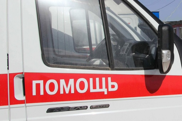 Водитель не справился с управлением и вместе с пассажиркой оказался в больнице Водитель не справился с управлением и вместе с пассажиркой оказался в больнице