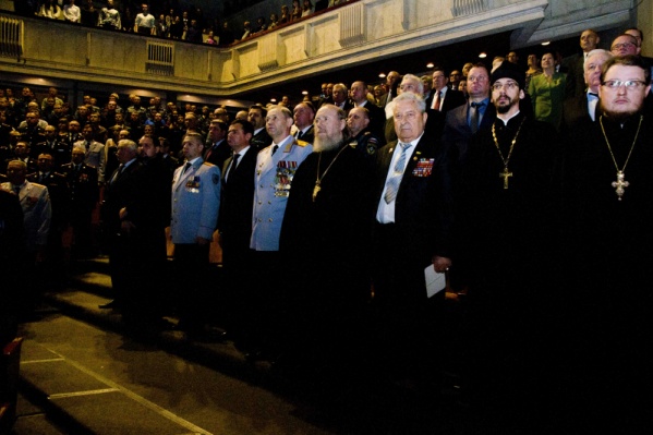 Имперский гимн сотрудники МВД пели на празднике вместо «Наша служба и опасна, и трудна» Имперский гимн сотрудники МВД пели на празднике вместо «Наша служба и опасна, и трудна»