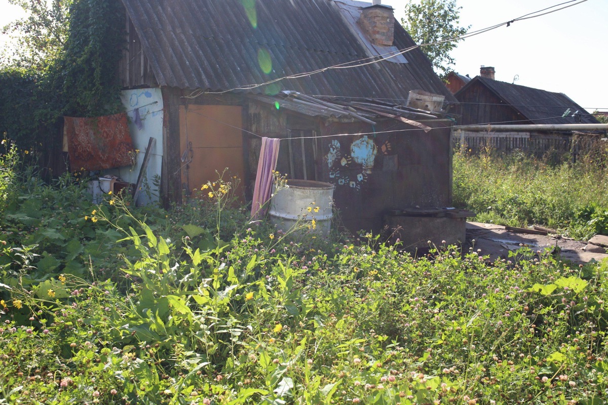 Видно, что в доме давно не прибирались Видно, что в доме давно не прибирались