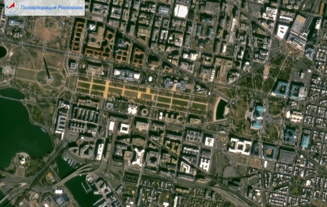 Самарский спутник сфотографировал Капитолийский холм и статую Свободы