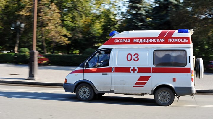 Тюменская школьница упала в автобусе и травмировала голову