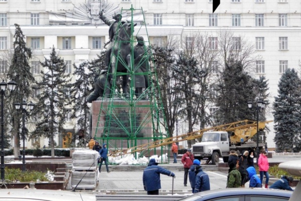 Высота дерева — около 18 метров Высота дерева — около 18 метров