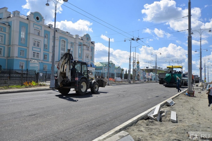 Улицу Репина планировали открыть 14 июня, а ГИБДД просит 13 июня.
Улицу Репина планировали открыть 14 июня, а ГИБДД просит 13 июня.