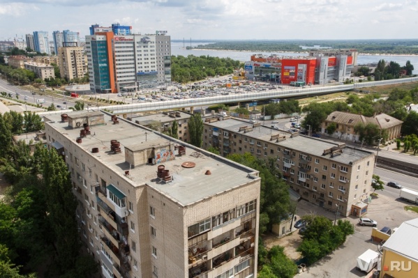 Волгоградцы боятся, что их дома стали жертвой настоящих рейдеров Волгоградцы боятся, что их дома стали жертвой настоящих рейдеров
